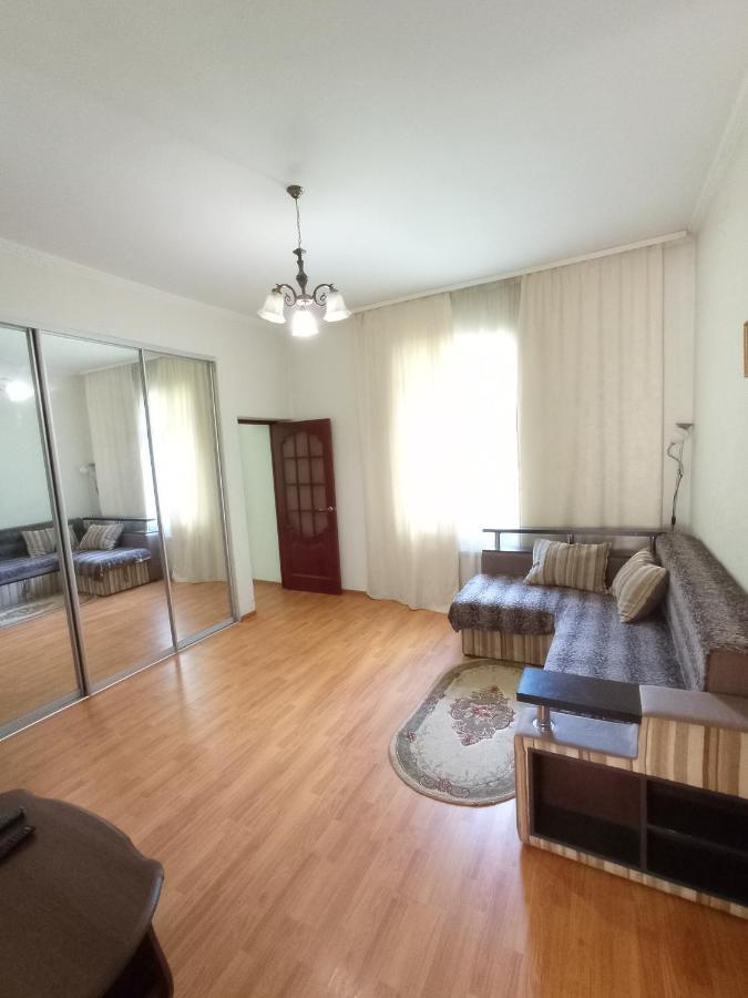 Park House Villa Rivne Ngoại thất bức ảnh